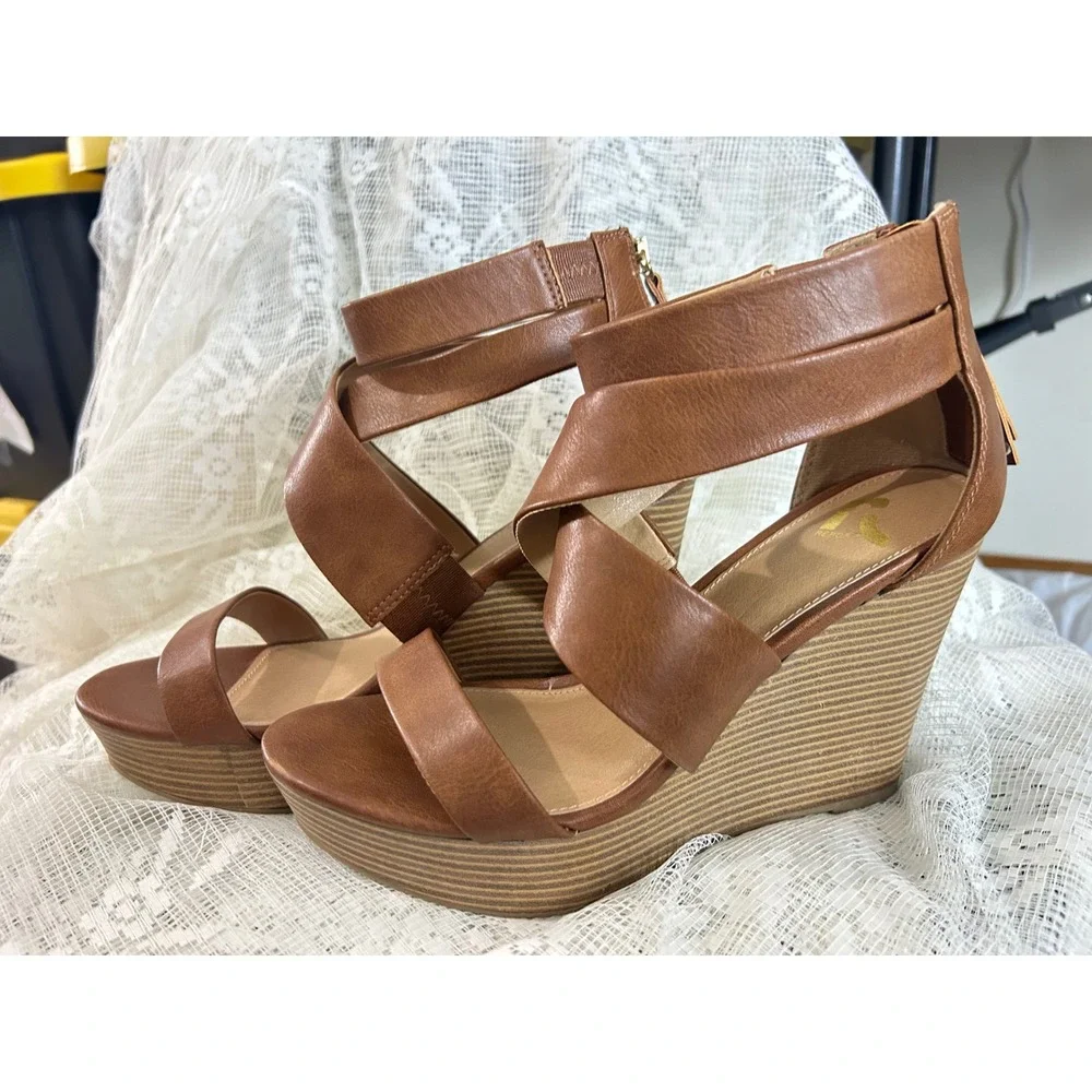 Report Women's Tan Crisscross Strappy Wedge‎ Platform Sandals Size 9W